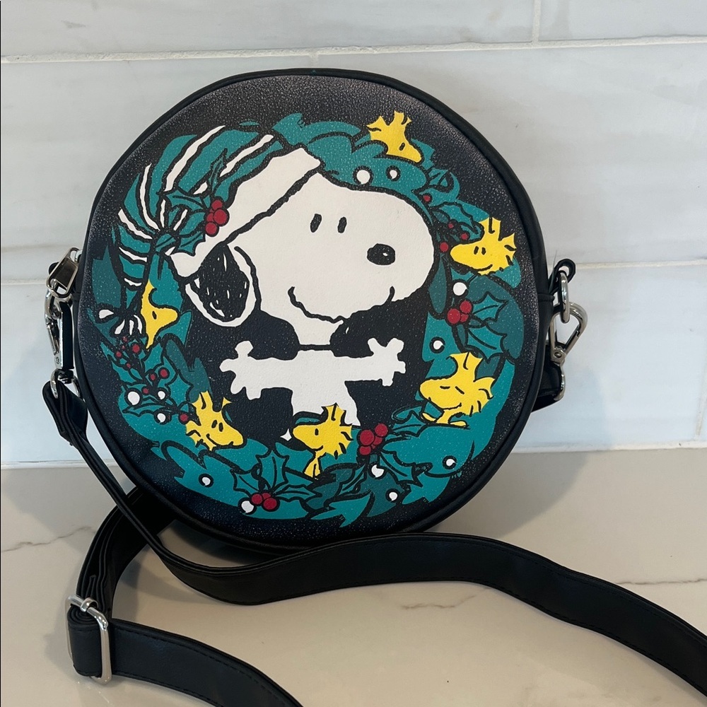 Loungefly Peanuts Snoopy Holiday Wreath Crossbody Bag - Picture 5 of 14